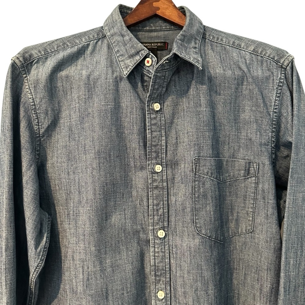 Banana Republic Men's Denim Blue Button Down Shirt